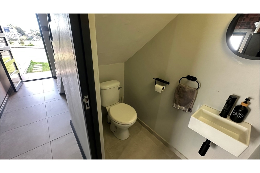 3 Bedroom Property for Sale in De Zoete Inval Western Cape